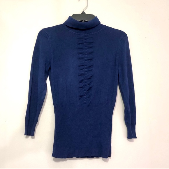 Express Sweaters - Express- Fitted turtle neck Size S